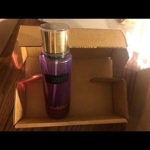 Love addict- Victoria Secret body mist. I have 10!